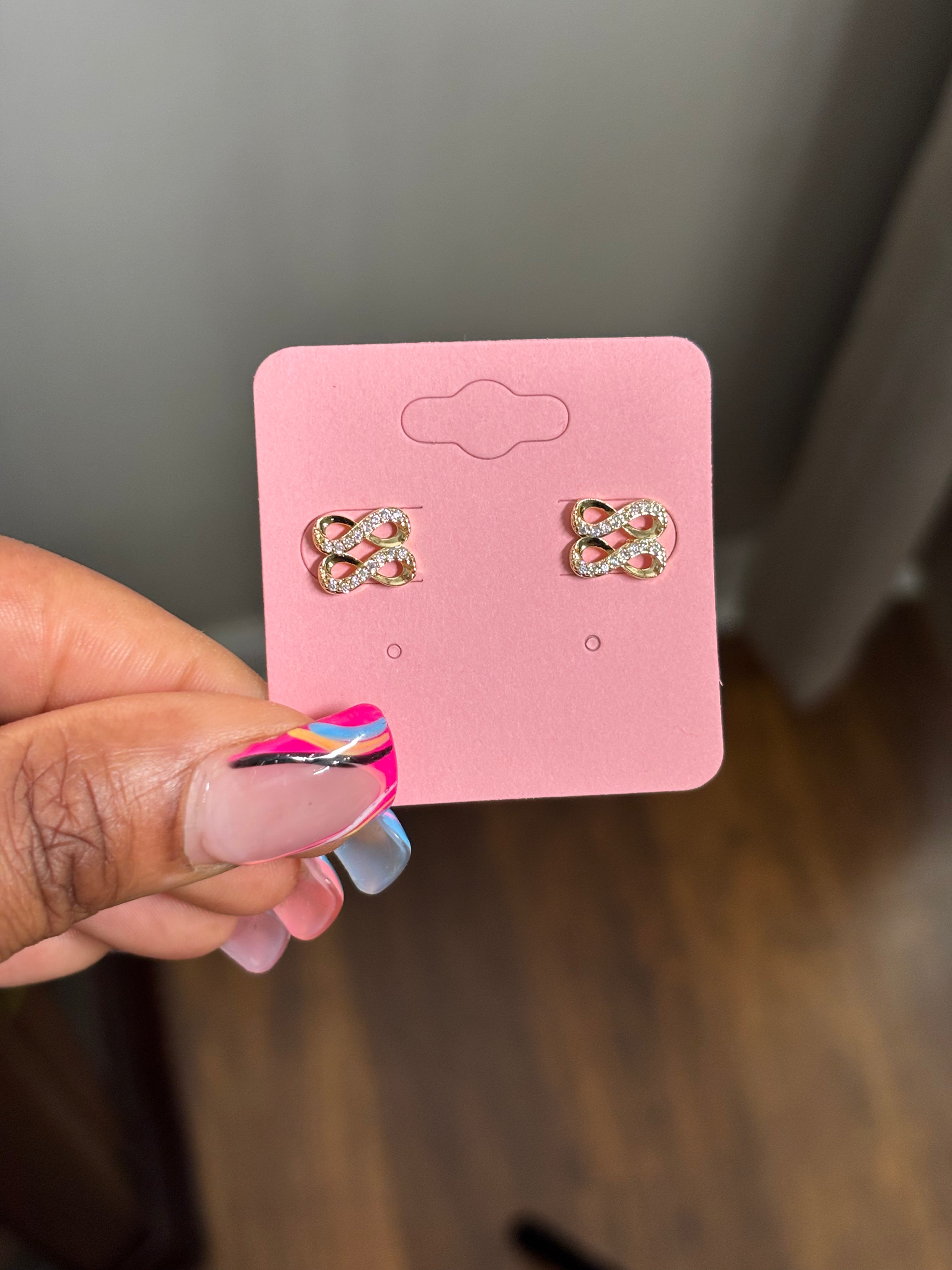 INFINITY STUDS